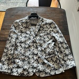 Black, gray and white rose printed men’s blazer